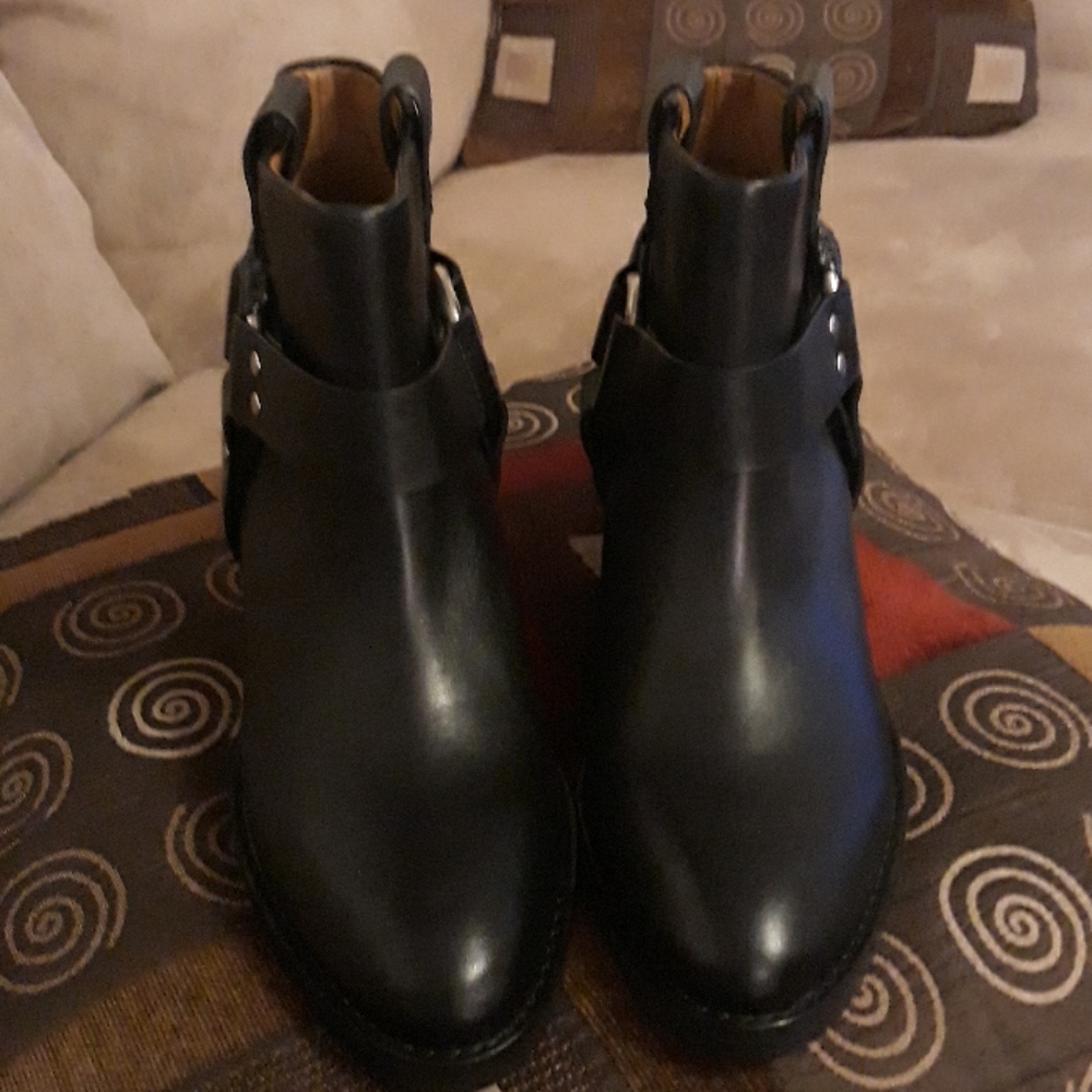 Brand new pair of see by Chloe size 39